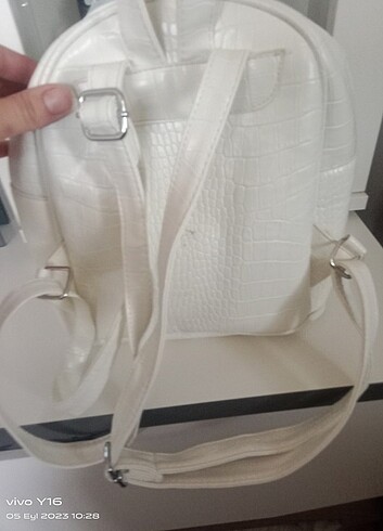  Beden Beyaz çanta 