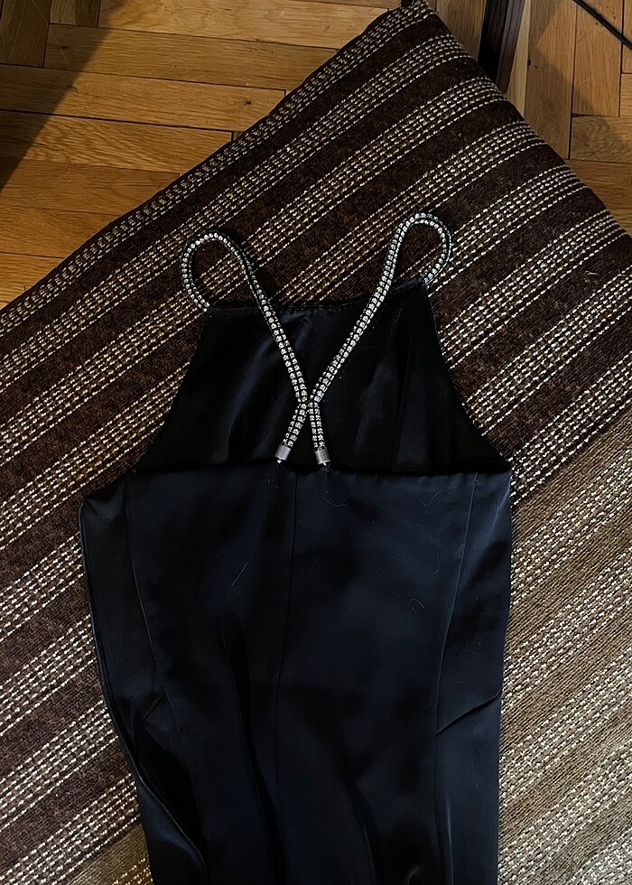 Yırtmaçlı taş askılı - Görsel 3