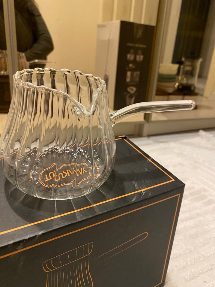 Kıvrımlı Cam Sütlük - Görsel 2