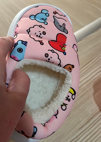 Kız Çocuk Pofuduk Pembe Desenli Ev Terliği - Görsel 4