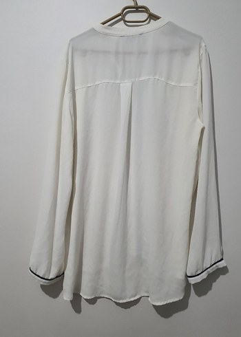 V Yaka Beyaz Kadın Gömlek - Görsel 3