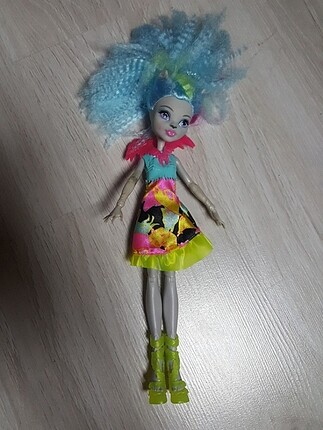 Monster high bebeği 