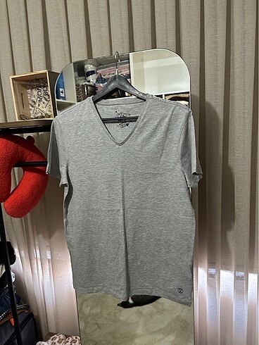 Loft Tshirt