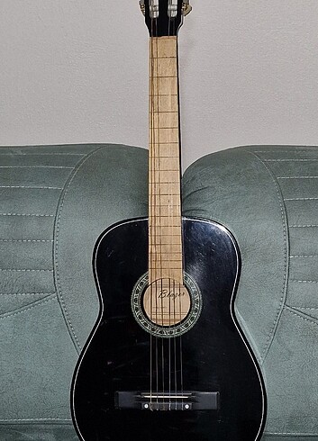 Perdesiz klasik gitar.
