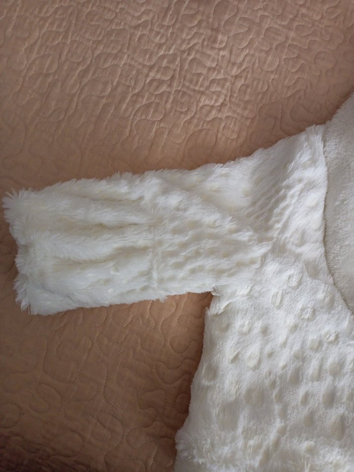 Kız Çocuk Beyaz Kürklü Bolero - Görsel 3