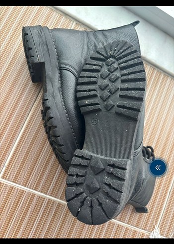 Siyah Deri Bağcıklı Kadın Bot - Görsel 6