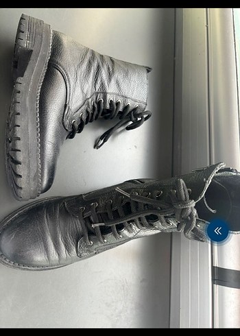 Siyah Deri Bağcıklı Kadın Bot - Görsel 5