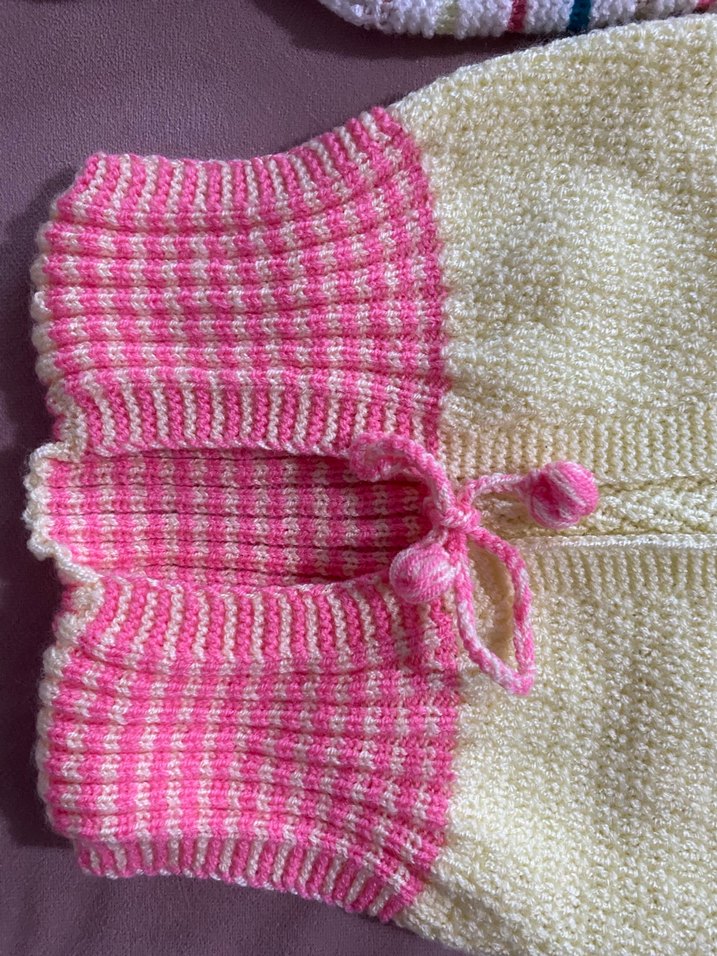 Kız Çocuk Pembe ve Krem Örgü Bohem Yelek - Görsel 3