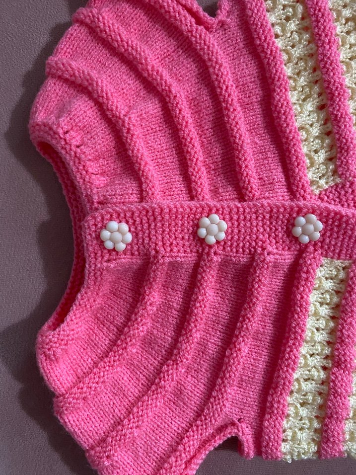 Pembe Örgü Kız Çocuk Kolsuz Hırka - Görsel 3