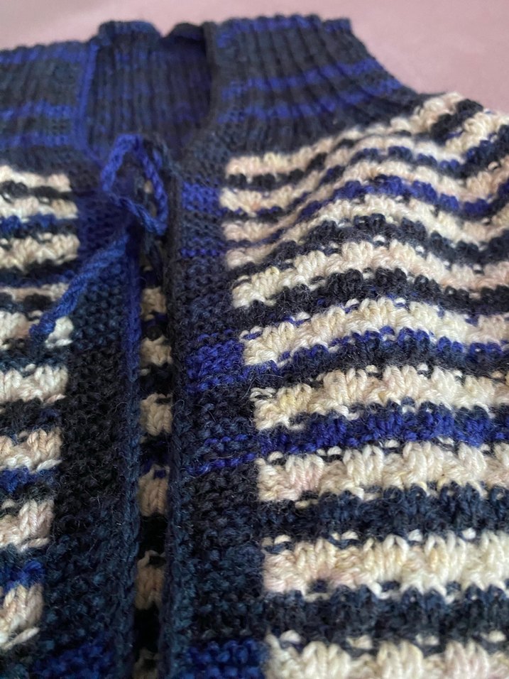 Bohem Tarzı Erkek Çocuk Boğazlı Triko Yelek - Görsel 3