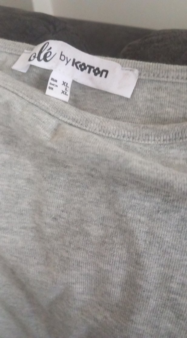 Gri Düz Desen kolları beyaz bileli crop , kayık yaka - Görsel 2