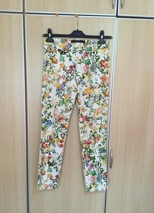 Zara Zara çiçekli blekte kısa pantalon