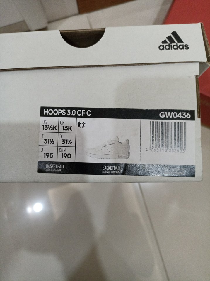 unisex Çocuk Beyaz Adidas Spor Ayakkabı 31.5 numara - Görsel 5