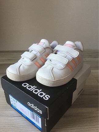 Adidas 22 Numara Kız Bebek