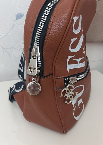  Beden Guess Sırt Çantası