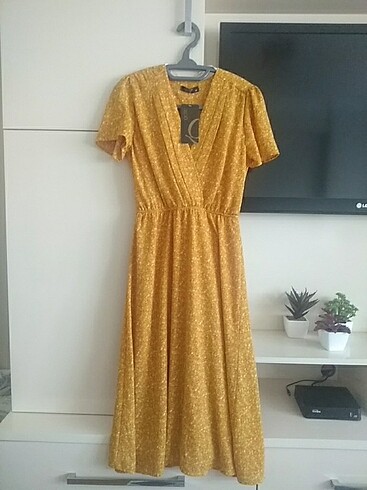 Zara Hardal sarısı ,yazlık elbise