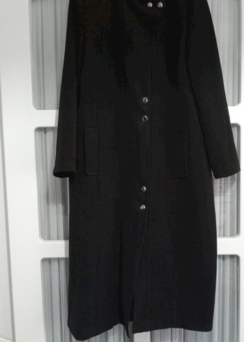 Siyah Düğmeli Uzun Kaban - Görsel 4