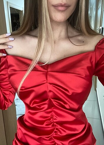 Kırmızı mini elbise