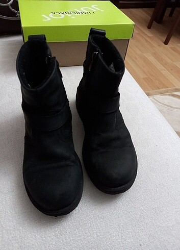 33 Beden siyah Renk bot..erkek çocuk 33 numara..lumberjack...temiz, sorunsuz