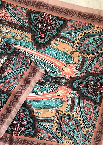 Desenli Şal - Görsel 2