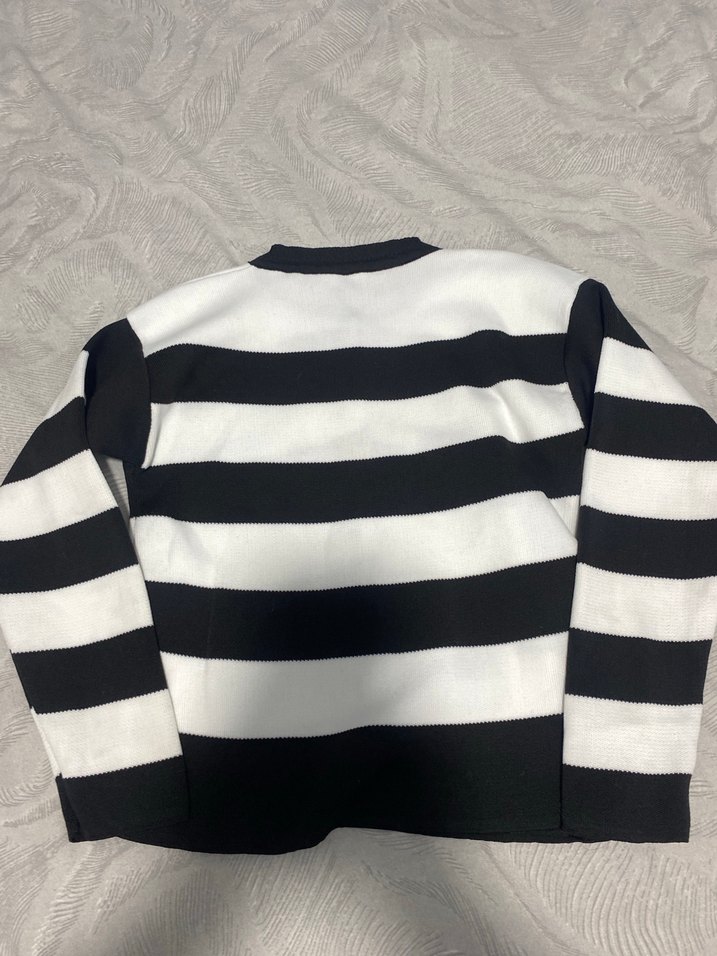 Düğmeli Siyah Beyaz Çizgili Kadın Hırka - Görsel 4