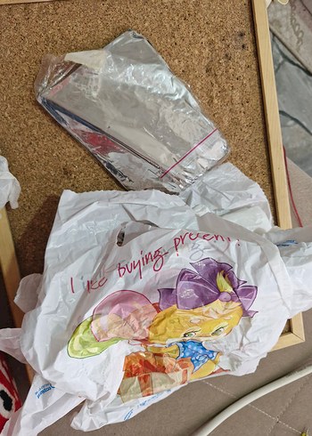 Altın Renkli Parlak Kağıt Torba