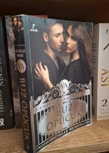 Vampir Akademisi 2: Buz Öpücük - Görsel 2