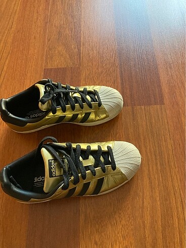Adidas Taş gibi Adidas