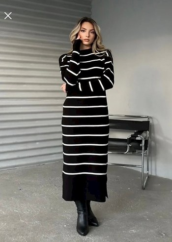 Siyah Beyaz Çizgili Uzun Triko Elbise - Görsel 2