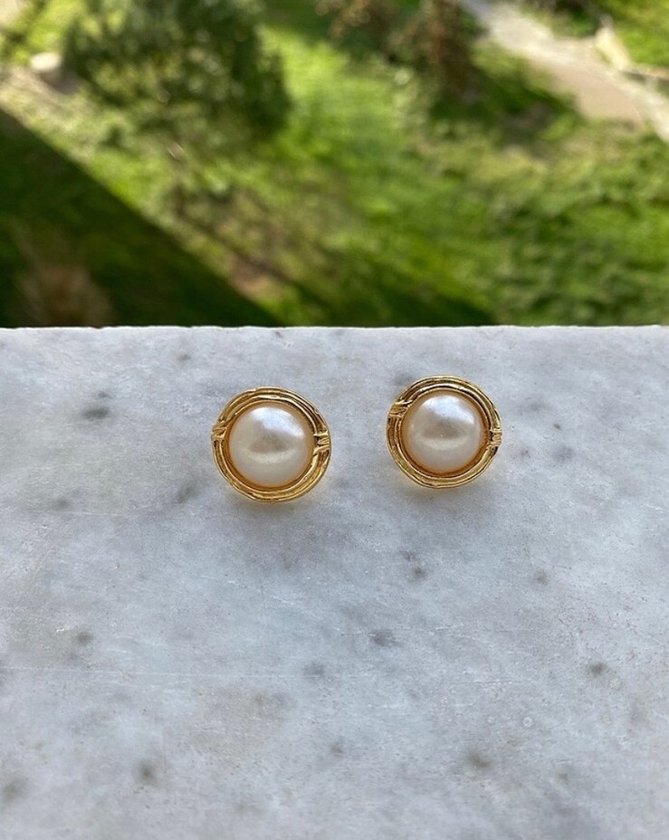 Altın Renkli Mini İnci Düğme Küpe - Görsel 2