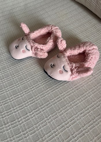 Penti Kız Çocuk Pembe Nakışlı Örgü Ev Terliği