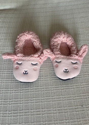 Kız Çocuk Pembe Nakışlı Örgü Ev Terliği