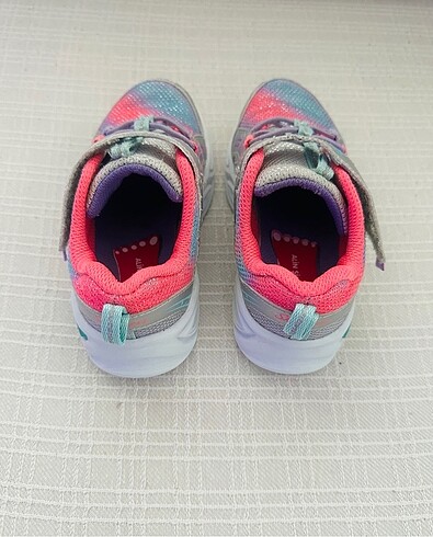 26 Beden Skechers ayakkabı