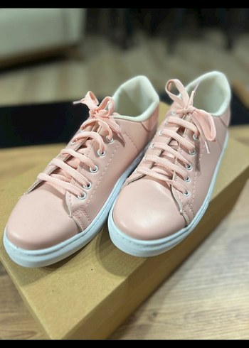 Pembe Bağcıklı Kadın Spor Ayakkabı