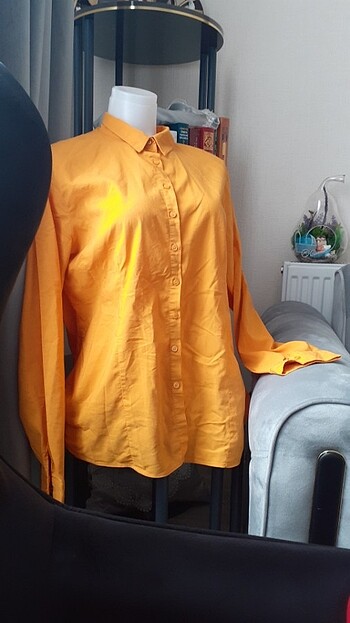 46 Beden turuncu Renk Defacto Turuncu gömlek önden düğmeli şık takım elbiseye uygundur