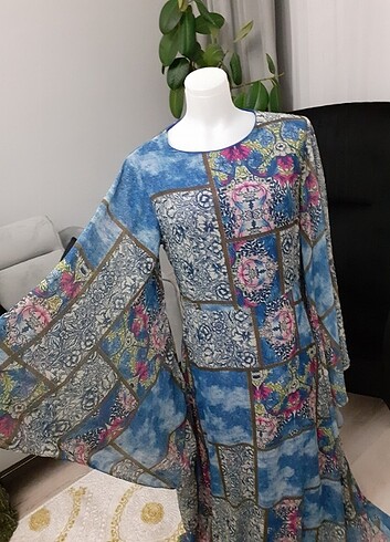 Diğer Etnik desenli uzun elbise pelerinli şifon mavi çini desenlerine