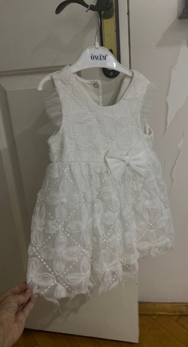 Beyaz Kız Çocuk Fırfırlı Nakışlı Elbise - Görsel 4