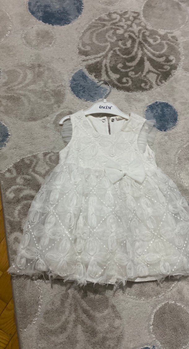 Beyaz Kız Çocuk Fırfırlı Nakışlı Elbise - Görsel 5