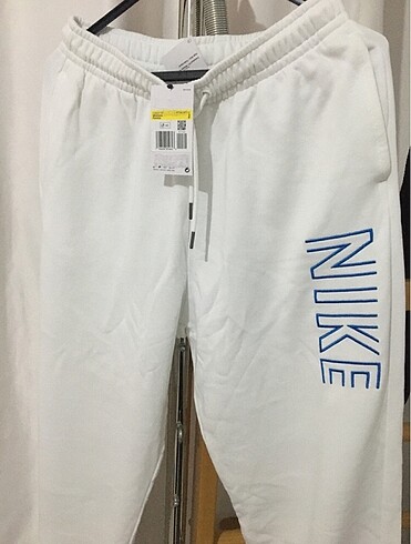 m Beden Etiketli orijinal nike