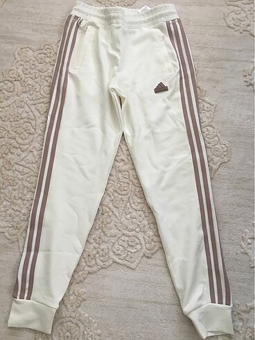 Orijinal Adidas hiç kullanılmamış