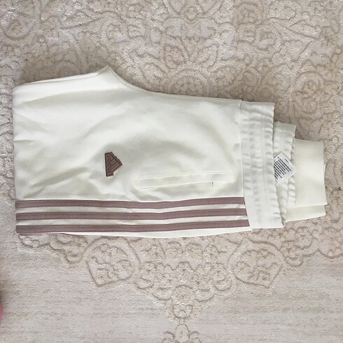 m Beden beyaz Renk Orijinal Adidas hiç kullanılmamış