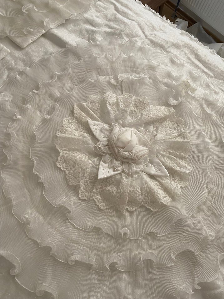 Beyaz İşlemeli Yatak Örtüsü - Görsel 4