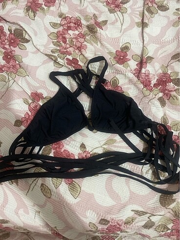 Bikini üstü hiç kullanılmadı