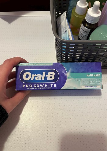 Oral-B Pro 3D White Hafif Nane Diş Macunu - Görsel 2