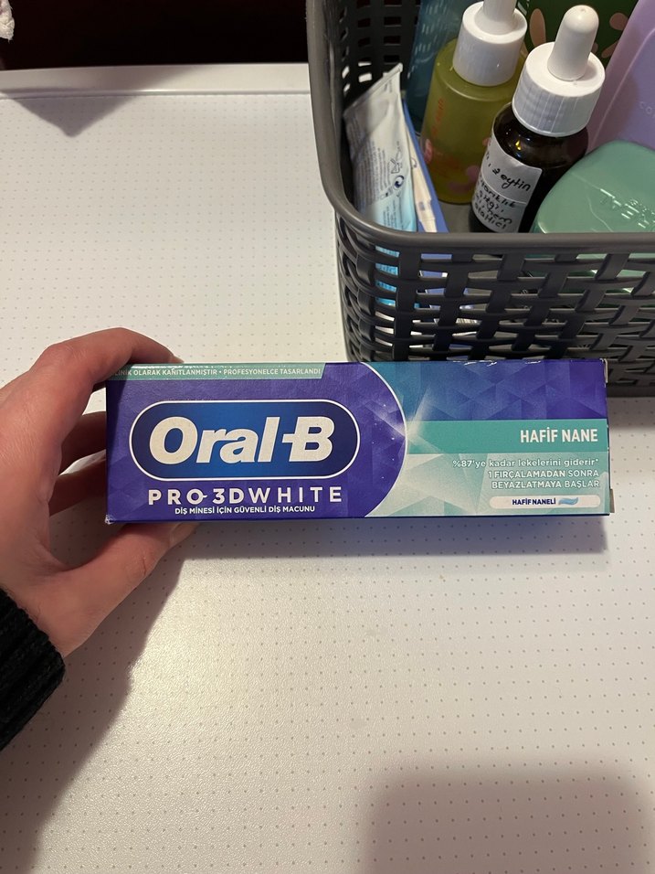 Oral-B Pro 3D White Hafif Nane Diş Macunu - Görsel 2
