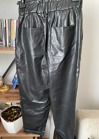 Zara Kemerli Siyah Deri Kadın Pantolon