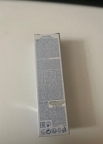 Artistry Ideal Radiance Açık Renk CC Krem - Görsel 3