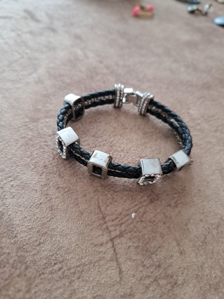 Tokalı Yılan Desenli Siyah Bileklik - Görsel 2