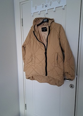 Bej Kapitone Kadın Mont - Görsel 3