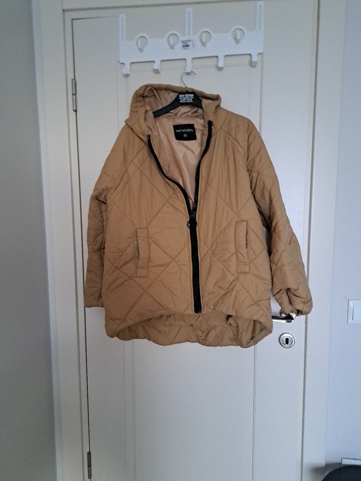 Bej Kapitone Kadın Mont - Görsel 2